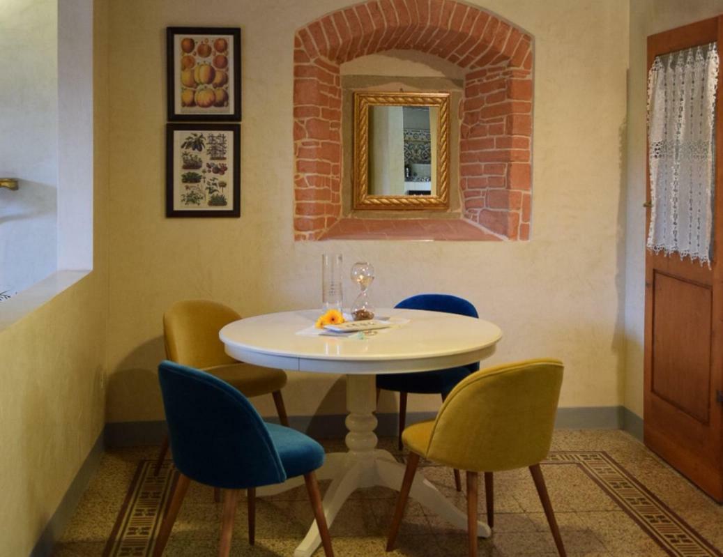 Calzaiuoli Luxury And Characteristic Florenz